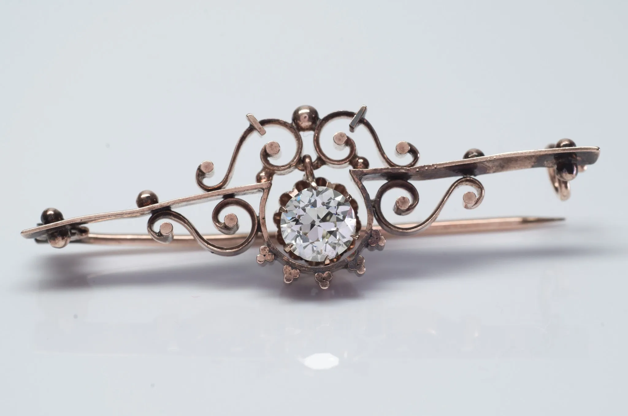 VICTORIAN GOLD BROOCH WITH CENTER OLD EUROPEAN CUT