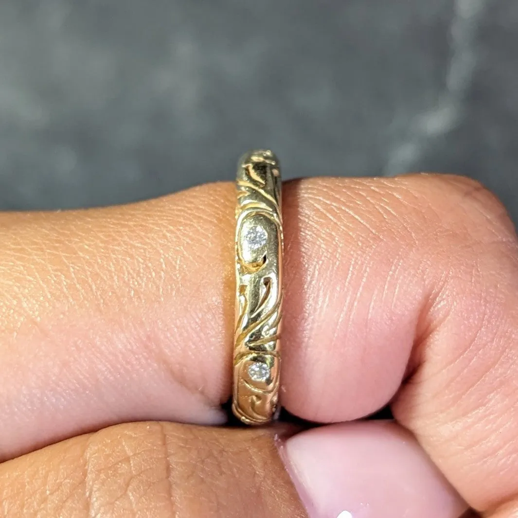 Vintage Diamond 18 Karat Yellow Gold Scroll Band Ring