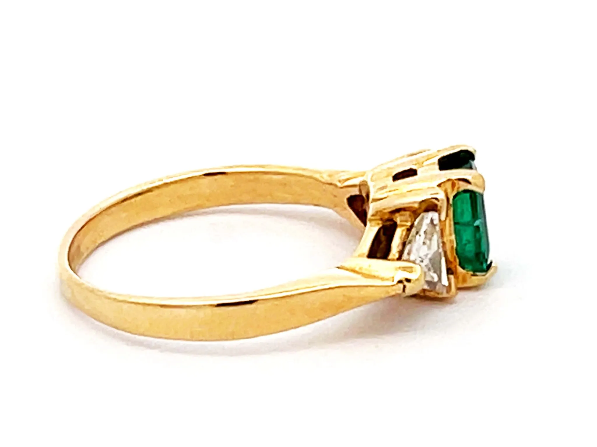 Vintage Green Emerald and Diamond Ring in 14k Yellow Gold