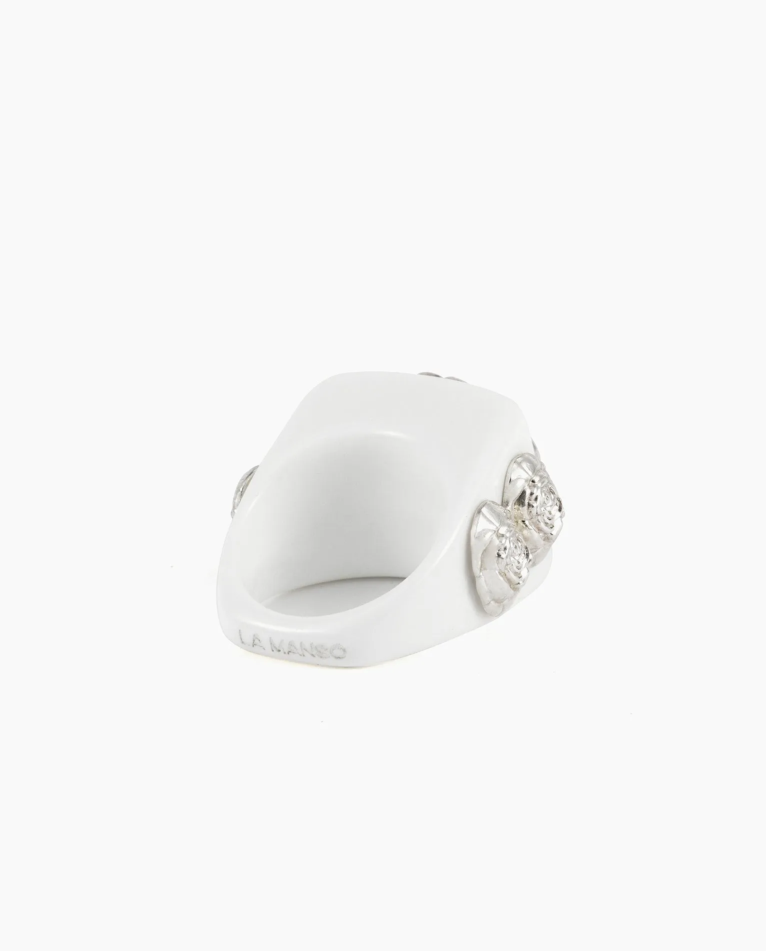 White On Silver Rosetón