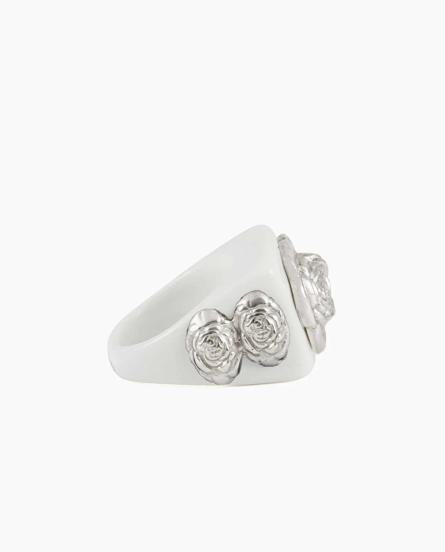 White On Silver Rosetón